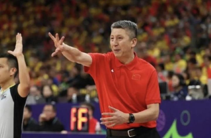  郭士强：中国男篮非常团结，连续两场逆转依靠为国而战的信仰 新闻