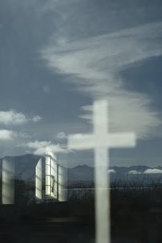 雷锋精神永不过时；它在新时代焕发新生机。追“锋”奋进；共筑中国梦