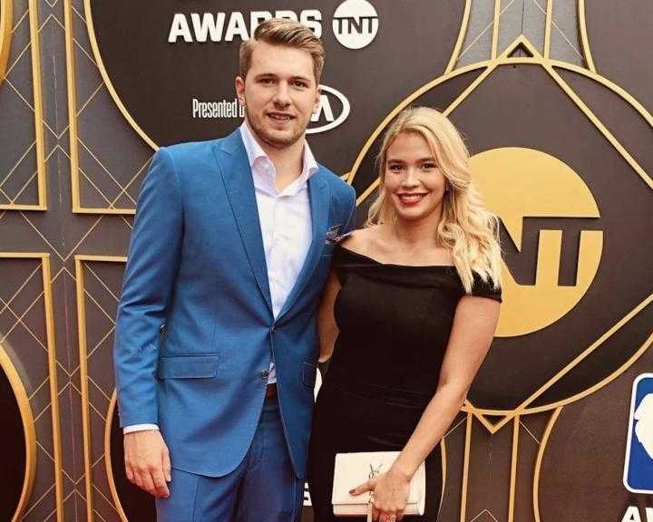  湖人球星东契奇情感风波曝光；未婚妻分手后，两个女儿抚养权成焦点。 体育新闻 湖人球星东契奇情感风波曝光；未婚妻分手后，两个女儿抚养权成焦点。 体育新闻 湖人球星东契奇情感风波曝光；未婚妻分手后，两个女儿抚养权成焦点。 体育新闻