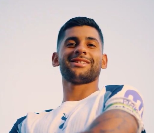  罗梅罗今夏离队呼声高涨；顶级豪门已悄然行动，热刺面临艰难抉择。 体育新闻