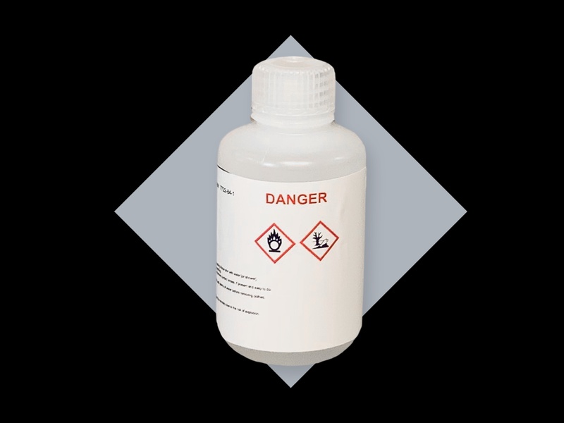 网红脱骨鸡爪惊现“美白”黑幕,工业双氧水违规使用危害不容忽视。 健康养生