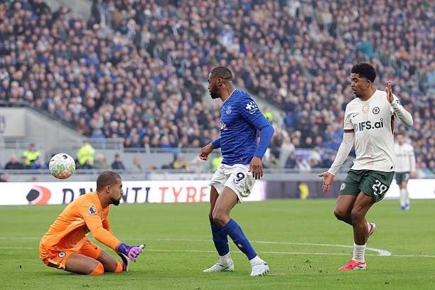  切尔西防线持续暴露隐患，英超连续多场失球已成常态；零封对手已是遥远记忆。 体育新闻 切尔西防线持续暴露隐患，英超连续多场失球已成常态；零封对手已是遥远记忆。 体育新闻 切尔西防线持续暴露隐患，英超连续多场失球已成常态；零封对手已是遥远记忆。 体育新闻