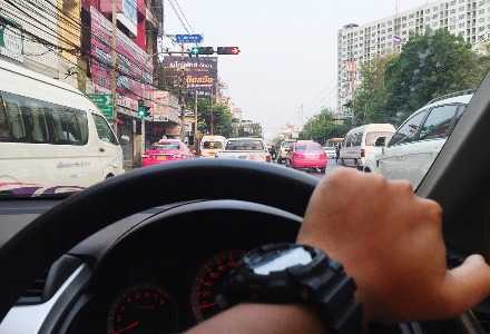 深层内幕:超豪华车企“反悔”电动化背后的真实博弈 汽车科技