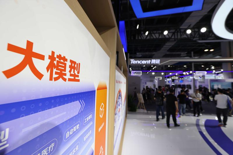  当算力竞赛撞上场景瓶颈：两大巨头发布轻量化模型背后的深层博弈 IT技术 当算力竞赛撞上场景瓶颈：两大巨头发布轻量化模型背后的深层博弈 IT技术