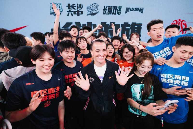  「技术解码」WNBA冠军萨布丽娜亲授：如何把“绝杀”变成肌肉记忆 体育新闻