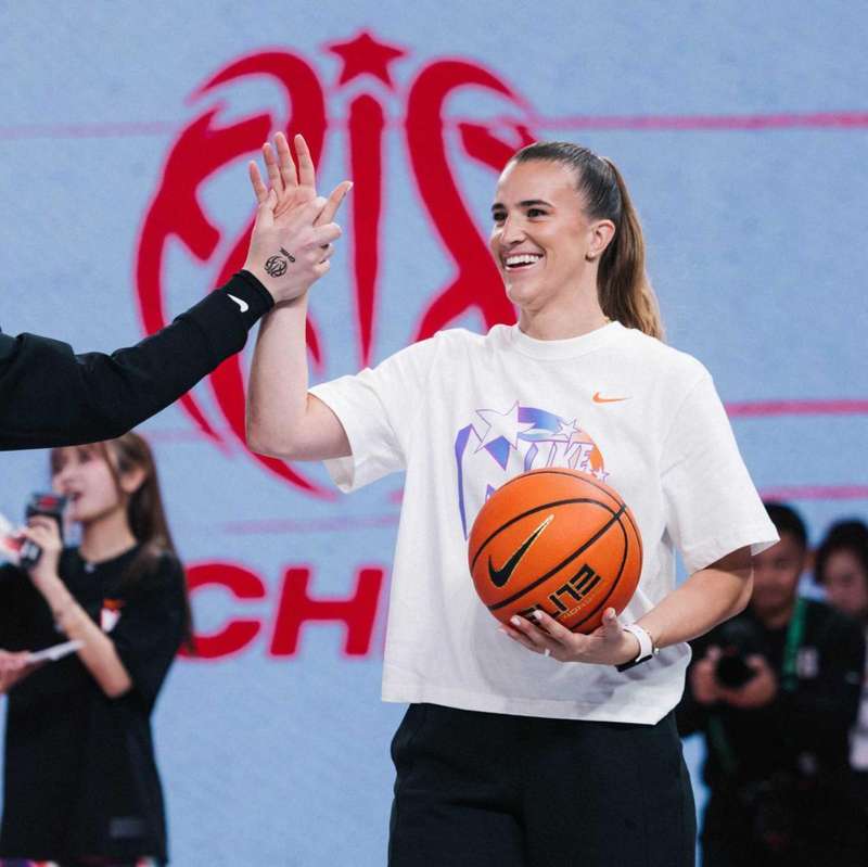  「技术解码」WNBA冠军萨布丽娜亲授：如何把“绝杀”变成肌肉记忆 体育新闻