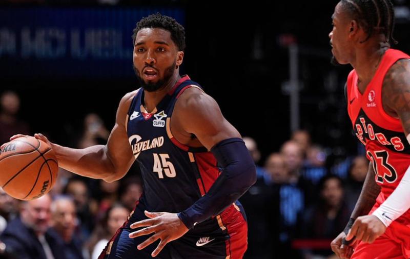  骑士的逆袭方程式：哈登加盟后的战术重构与季后赛突围 体育新闻