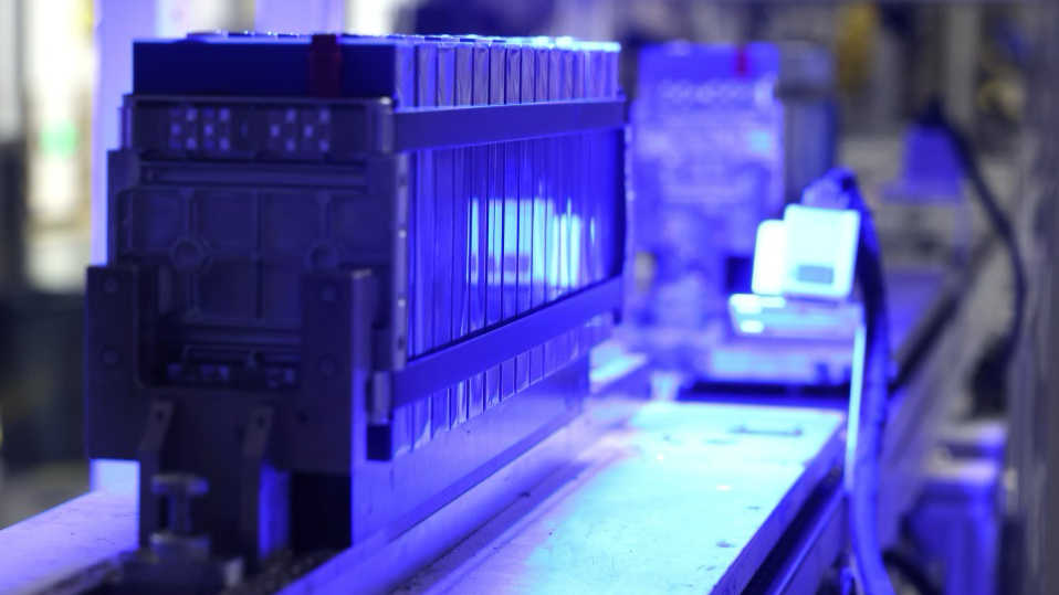  六氟磷酸锂供需格局逆转：天际股份220倍估值背后的盈利密码 股票财经