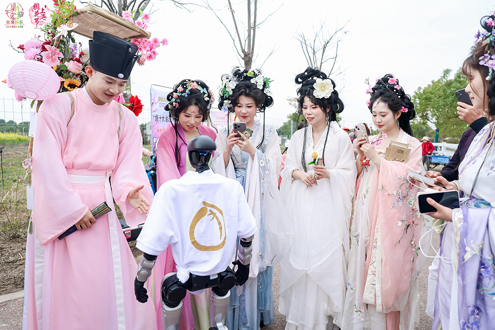  【技术深度】一朵桃花背后的农业智能化变革：赵桥村机器狗巡田启示录 IT技术