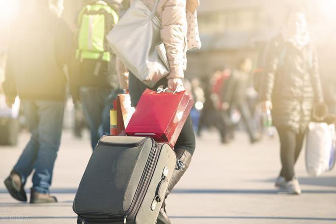  【心酸倾诉】一场"客气"引发的家庭暗涌：那位被请来又被"请走"的母亲 情感心理