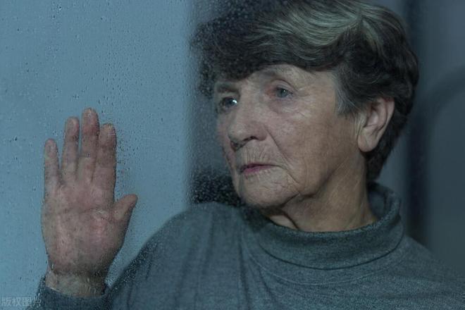  【心酸倾诉】一场"客气"引发的家庭暗涌：那位被请来又被"请走"的母亲 情感心理