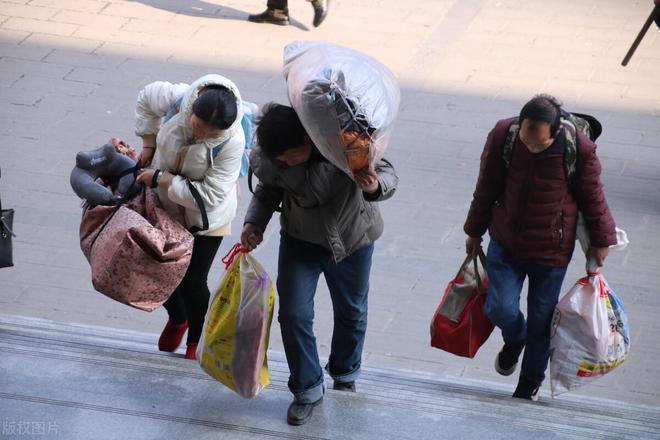  【心酸倾诉】一场"客气"引发的家庭暗涌：那位被请来又被"请走"的母亲 情感心理