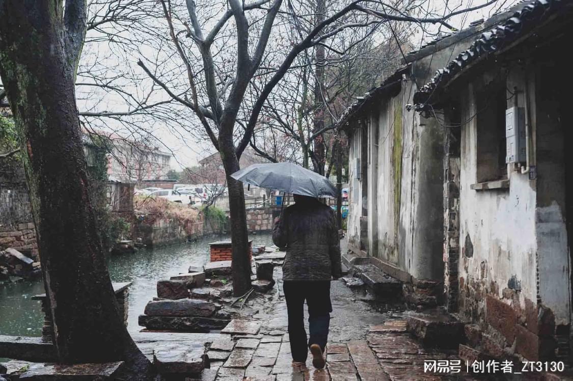  文本解构与技术重构：《西津桥 东津渡》散文化叙事的底层逻辑 影视小说