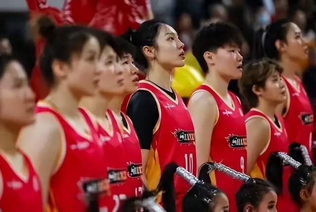 【战术解码】山西绝杀背后的数据真相：被弃用球员如何改写总决赛走势 体育新闻